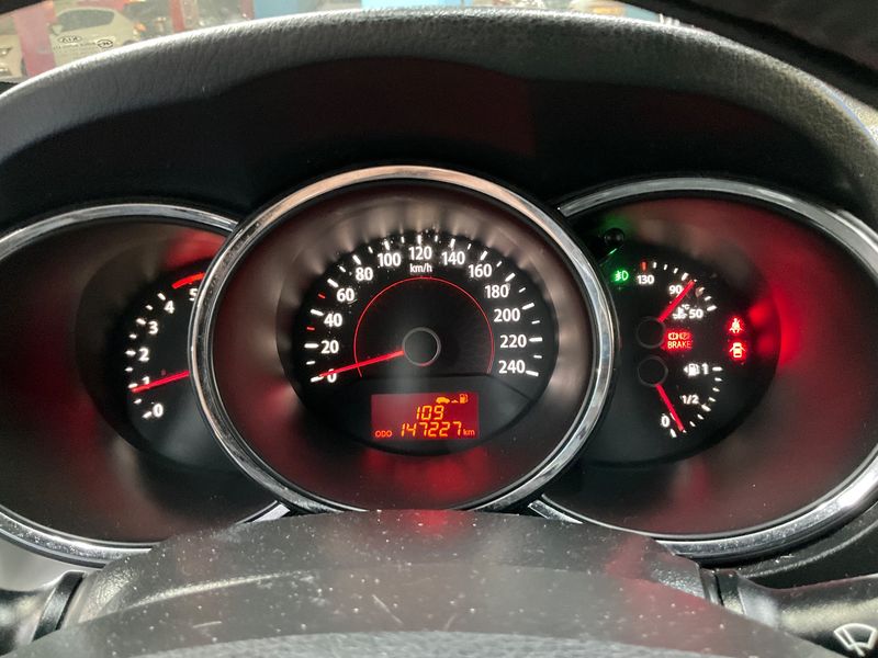 Kia Sorento 2.0 CRDi Drive 2WD — zdjęcie 13