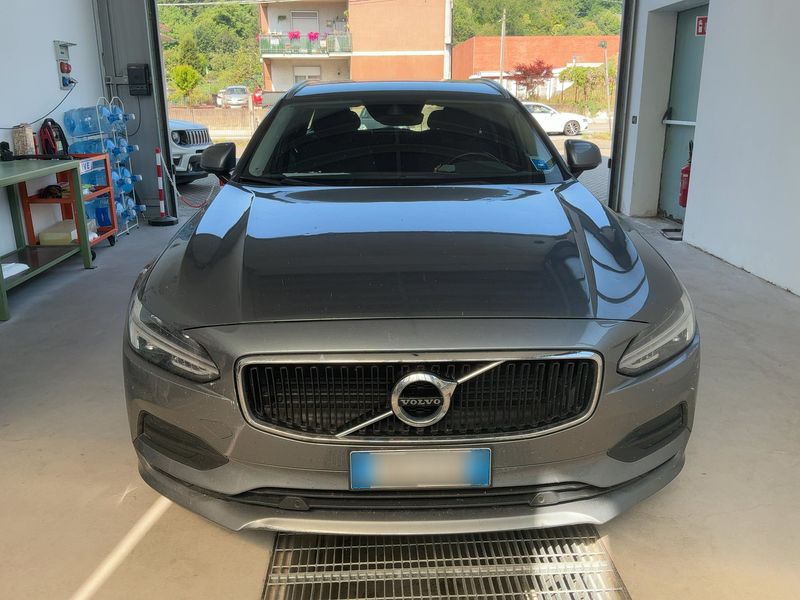 Volvo V90 2.0 D5 Momentum AWD — zdjęcie 9