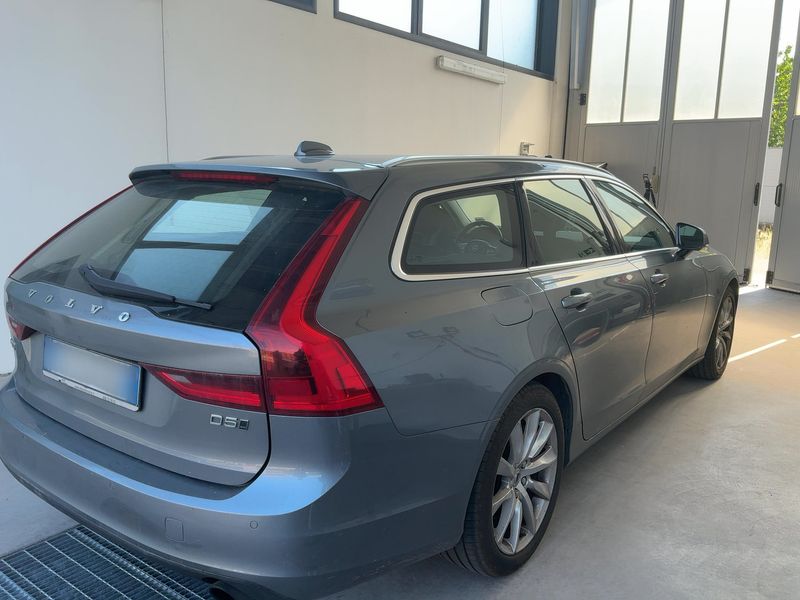 Volvo V90 2.0 D5 Momentum AWD — zdjęcie 6