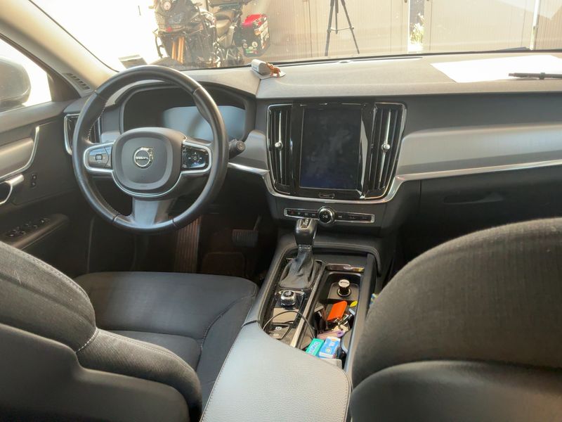 Volvo V90 2.0 D5 Momentum AWD — zdjęcie 12