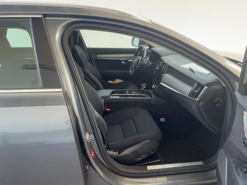 Volvo V90 2.0 D5 Momentum AWD — zdjęcie 11
