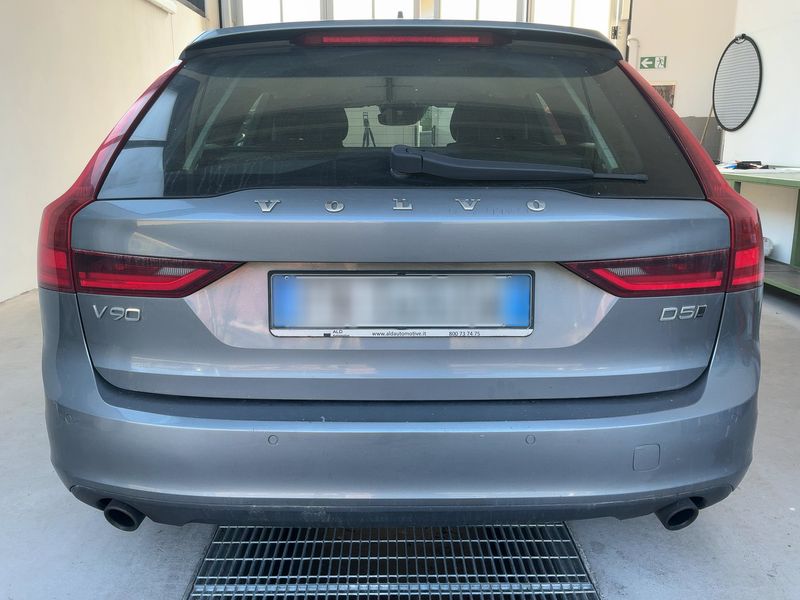 Volvo V90 2.0 D5 Momentum AWD — zdjęcie 5