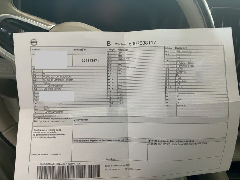 Volvo V90 Cross Country 2.0 D5 Pro AWD — zdjęcie 16