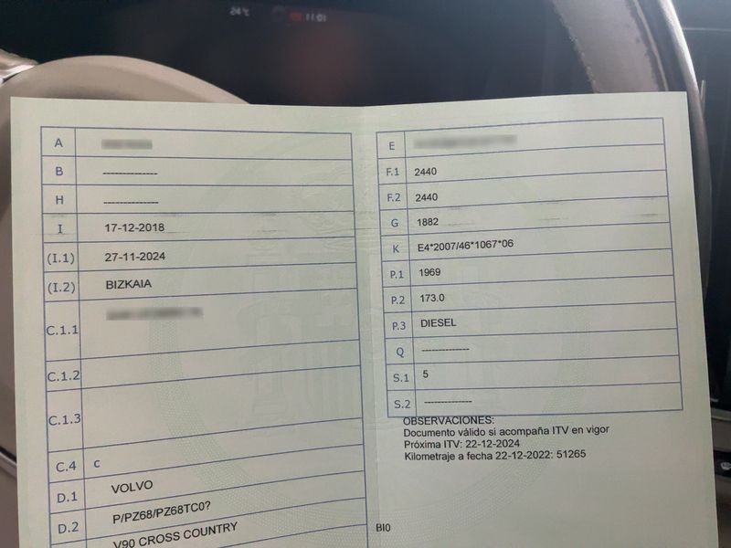 Volvo V90 Cross Country 2.0 D5 Pro AWD — zdjęcie 15
