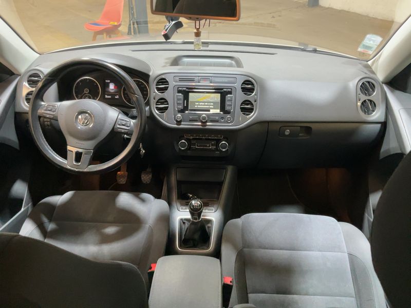 Volkswagen Tiguan 2.0 TDI Sportline Business BlueMotion Tech — zdjęcie 12