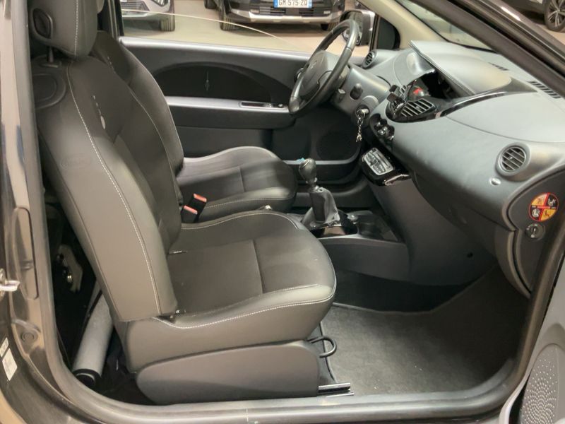 Renault Twingo 1.2 Night & Day — zdjęcie 11