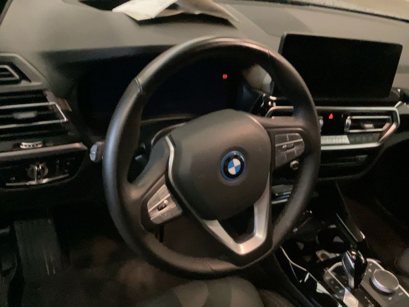BMW X3 xDrive 30e — zdjęcie 13