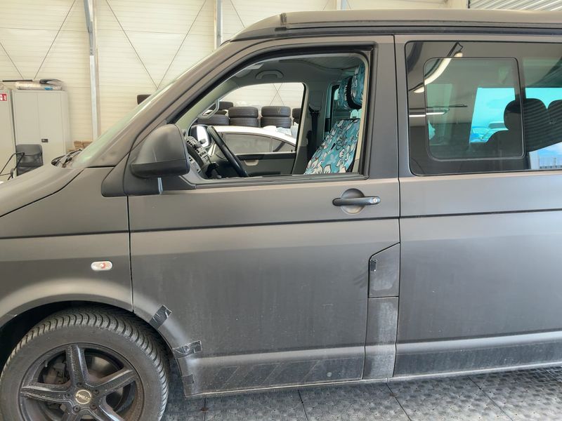 Volkswagen T5 California 2.0 TDI Beach Aufstelldach — zdjęcie 4