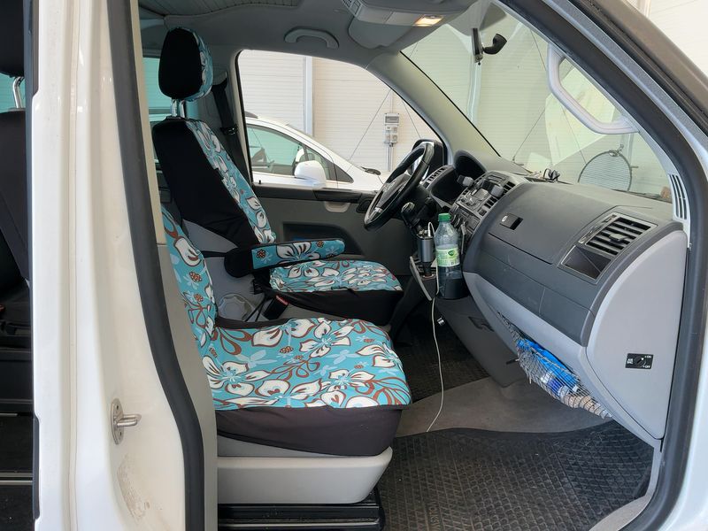 Volkswagen T5 California 2.0 TDI Beach Aufstelldach — zdjęcie 11