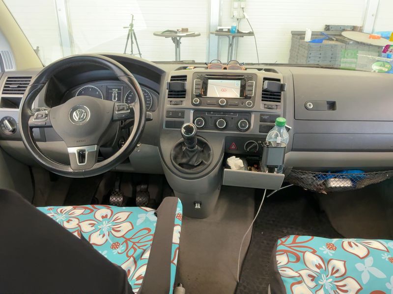 Volkswagen T5 California 2.0 TDI Beach Aufstelldach — zdjęcie 12