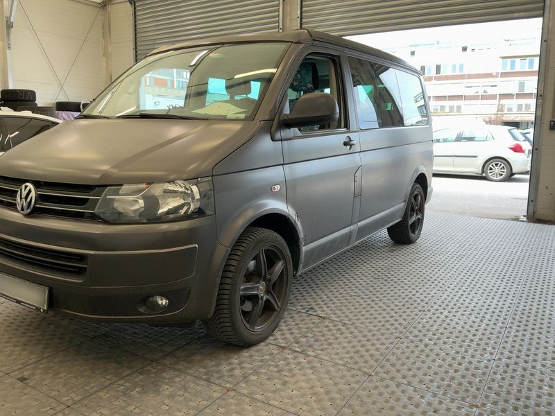 Volkswagen T5 California 2.0 TDI Beach Aufstelldach — zdjęcie 2