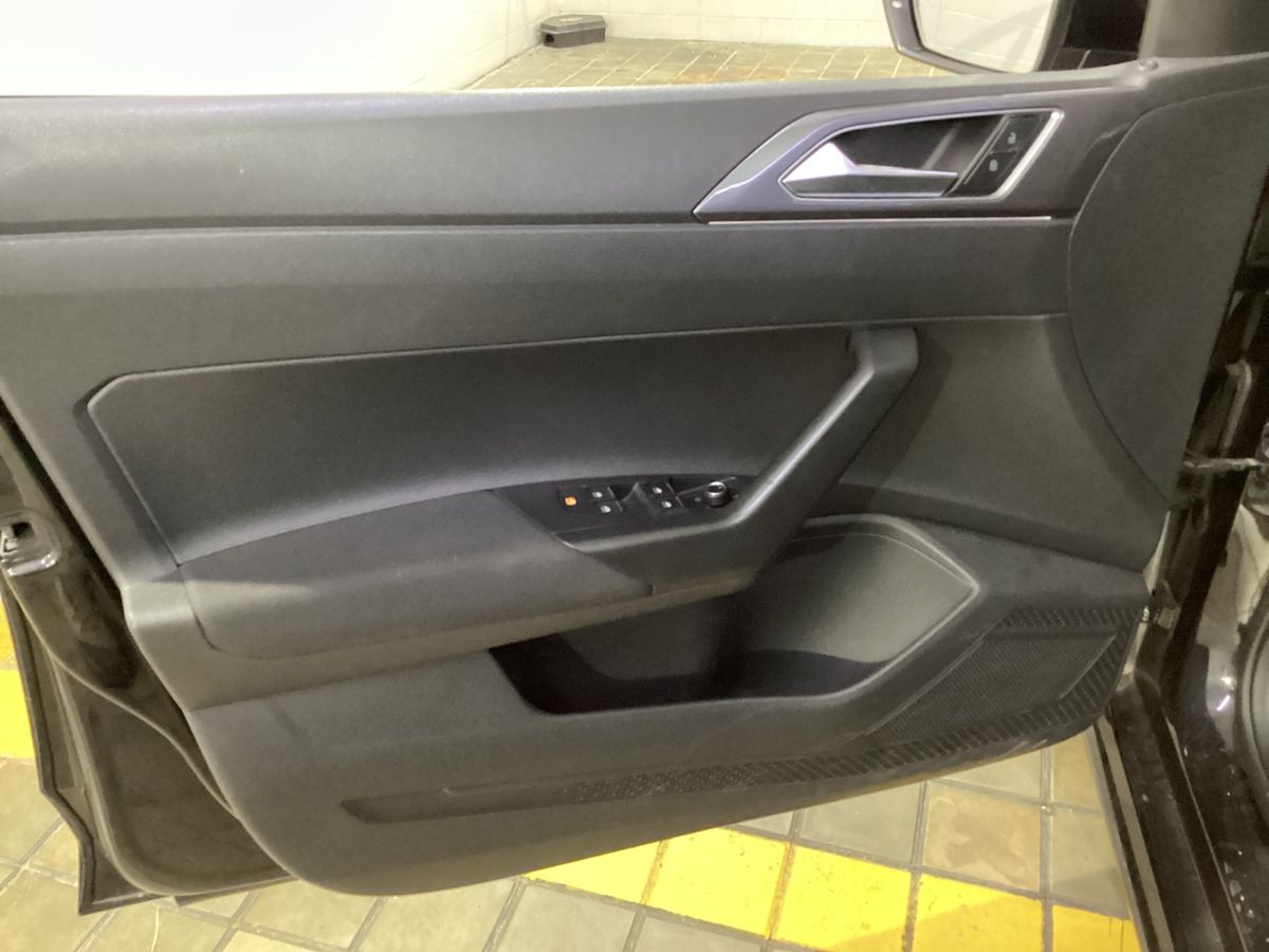 Volkswagen Polo 2018 — photo 24