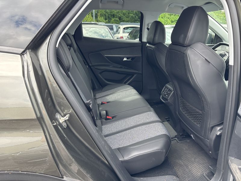 Peugeot 3008 1.2 PureTech Allure 2018 – снимка 14