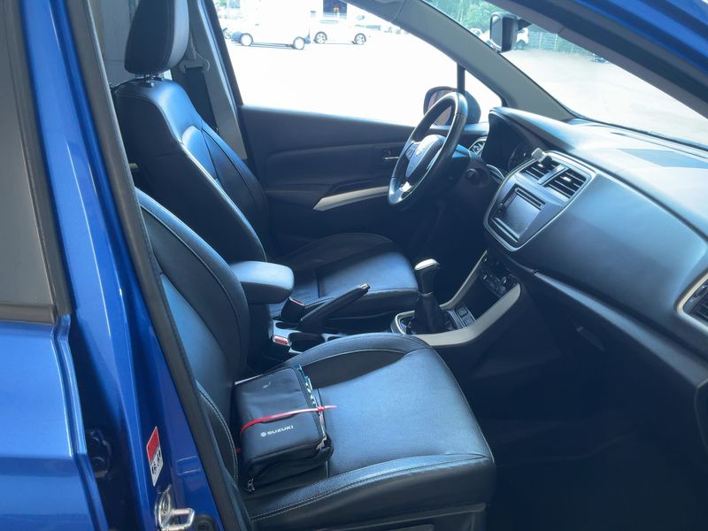 Suzuki SX4 S-Cross 1.4 BoosterJet Mild-Hybrid Comfort+ 4x4 — zdjęcie 11