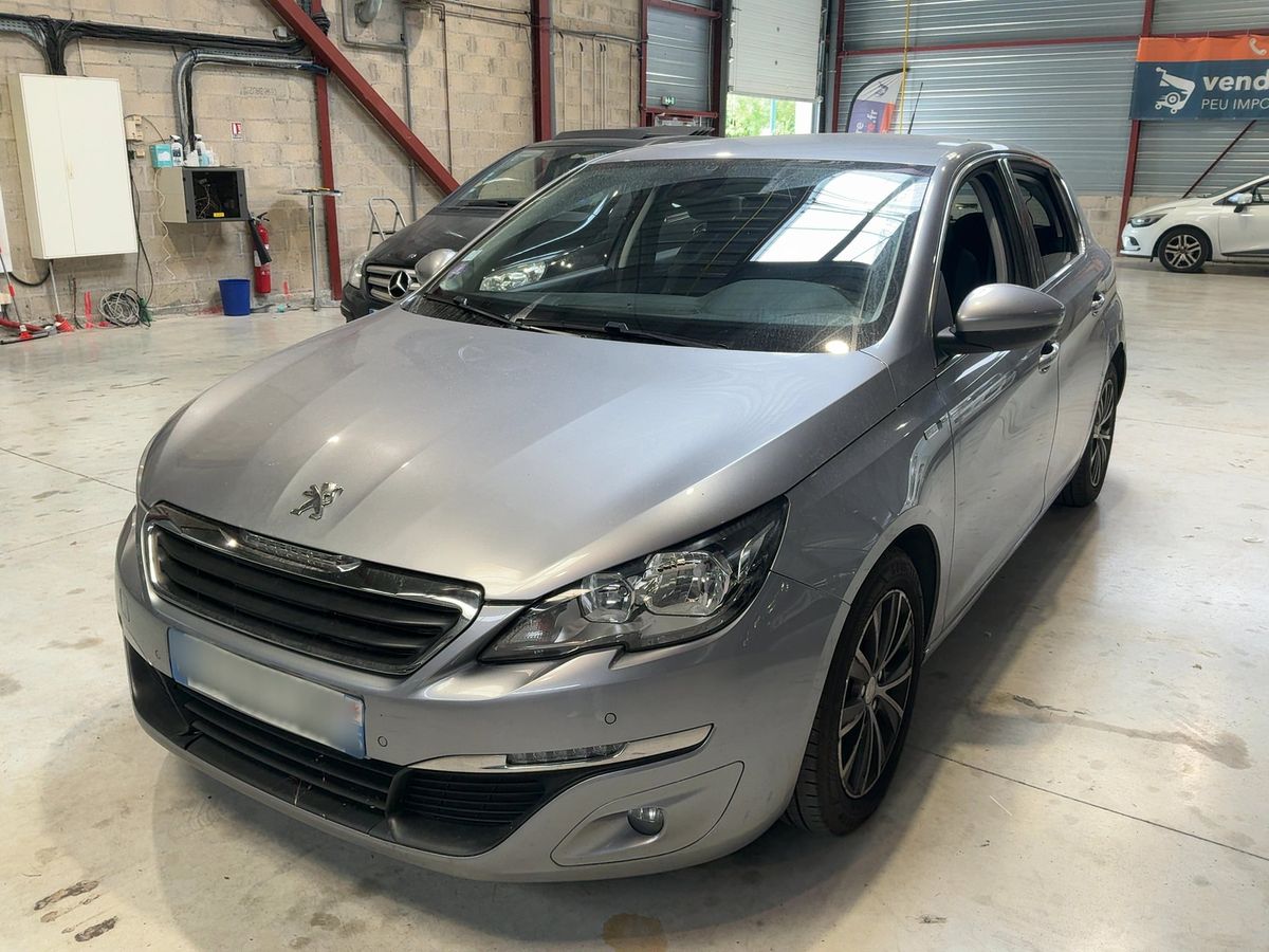 Peugeot 308 2015 — photo 1