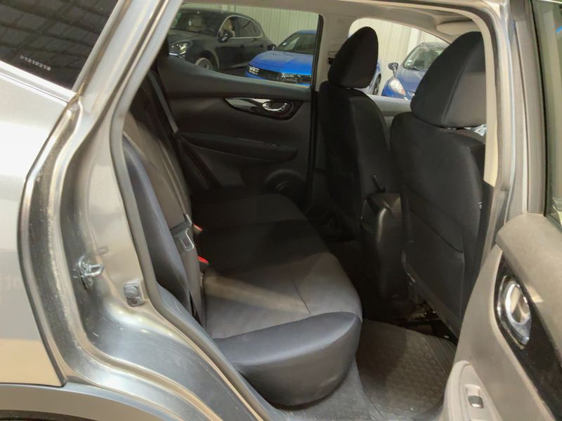 Nissan Qashqai 1.5 Turbodiesel Visia — zdjęcie 15