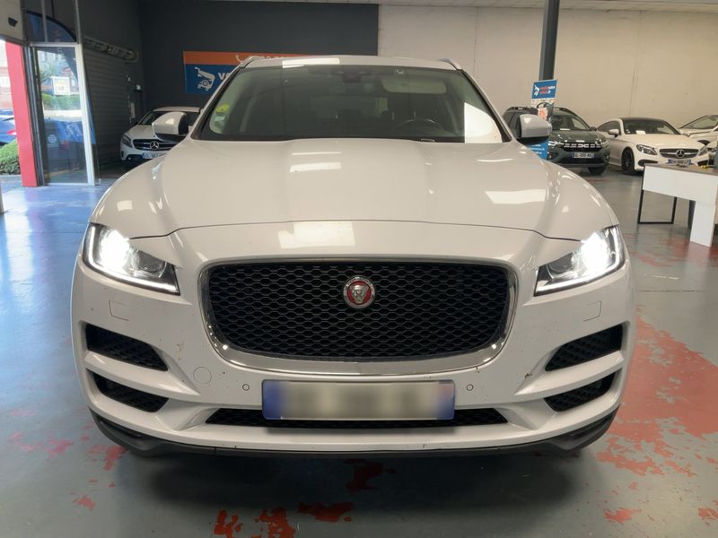 Jaguar F-Pace 20d Pure — zdjęcie 9