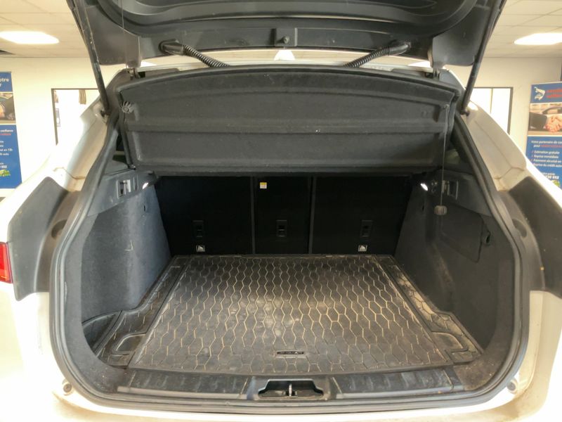 Jaguar F-Pace 20d Pure — zdjęcie 10