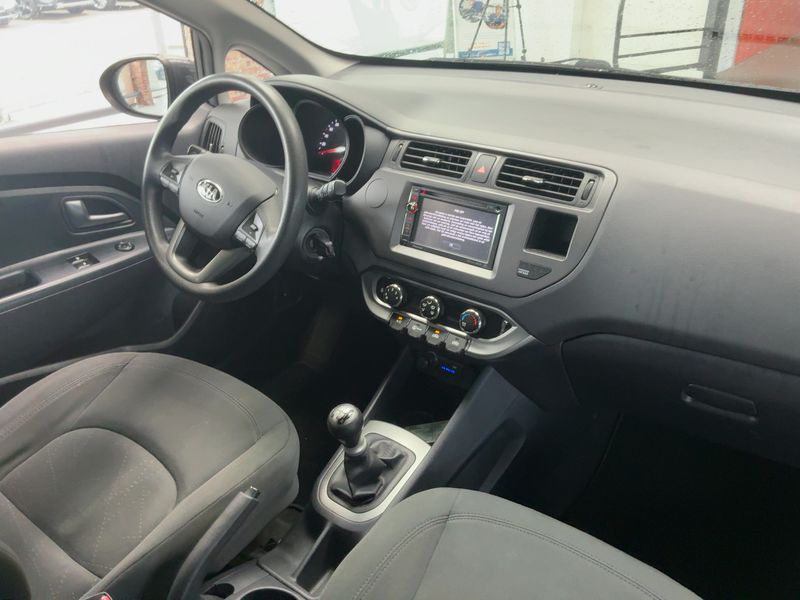 Kia Rio 1.2 Attract — zdjęcie 12