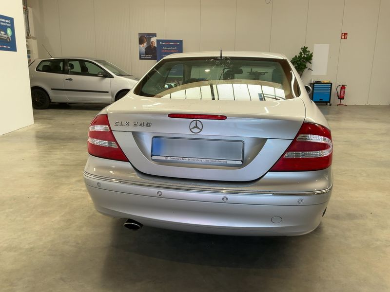 Mercedes-Benz CLK-Klasse CLK 240 Elegance — zdjęcie 5