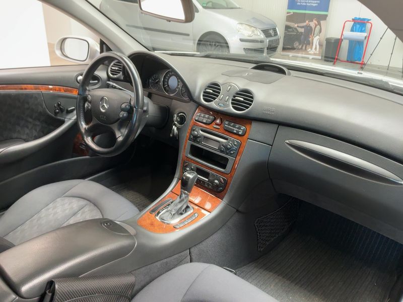 Mercedes-Benz CLK-Klasse CLK 240 Elegance — zdjęcie 12