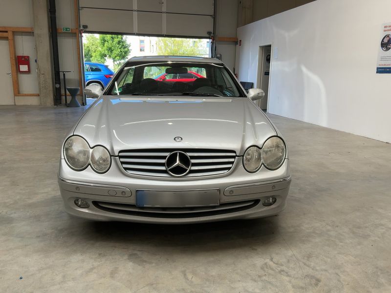 Mercedes-Benz CLK-Klasse CLK 240 Elegance — zdjęcie 9