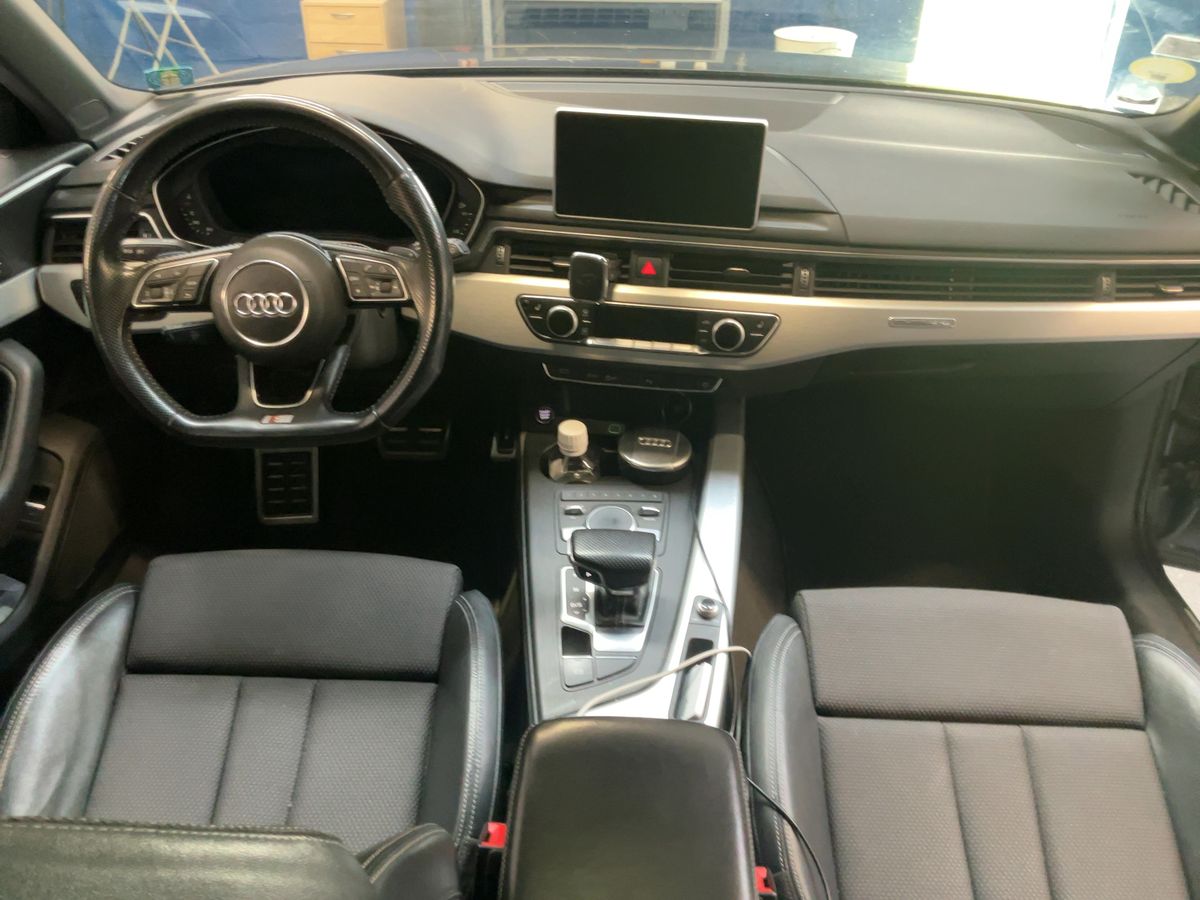 Audi A4 2016 — photo 18