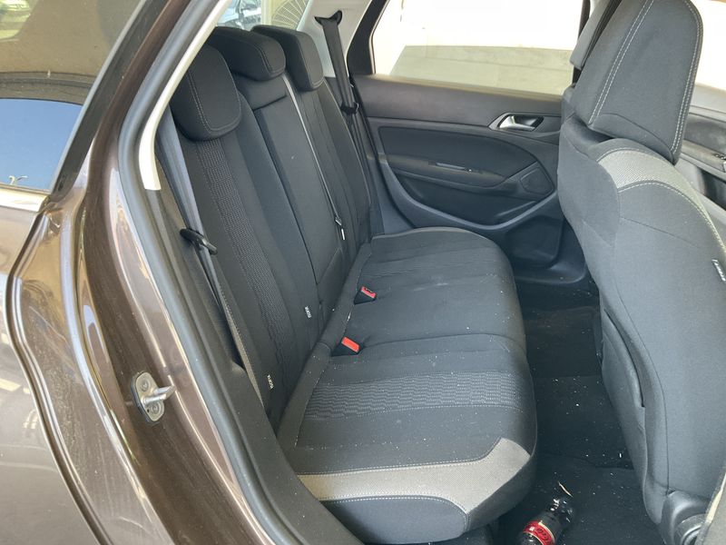Peugeot 308 1.6 e-HDi Style — zdjęcie 13