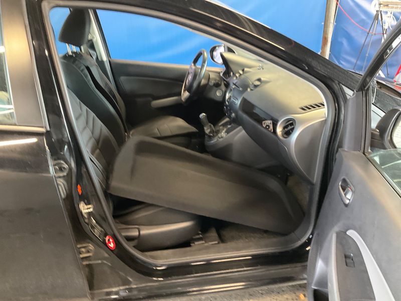 Mazda 2 1.3 Independence — zdjęcie 3