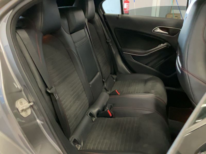 Mercedes-Benz A-Klasse A 200 CDI AMG Sport — zdjęcie 14