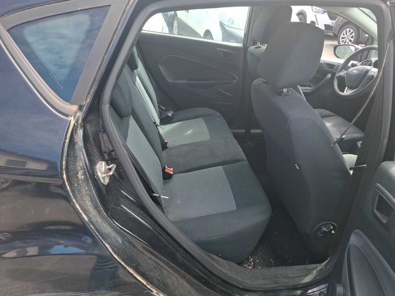 Ford Fiesta 1.25 Ambiente — zdjęcie 13