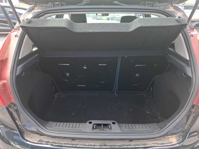 Ford Fiesta 1.25 Ambiente — zdjęcie 9