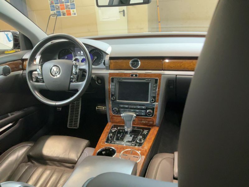 Volkswagen Phaeton 4.2 V8 4Motion — zdjęcie 12