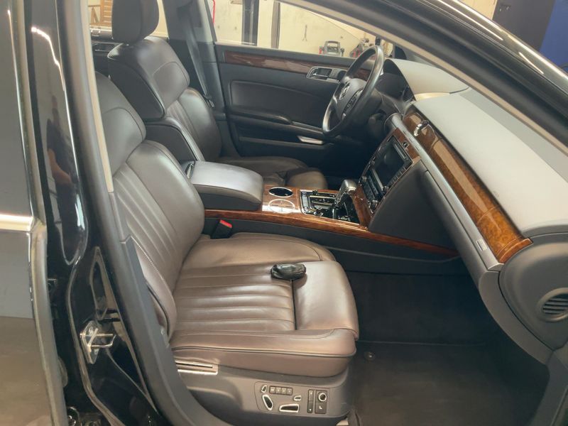 Volkswagen Phaeton 4.2 V8 4Motion — zdjęcie 11