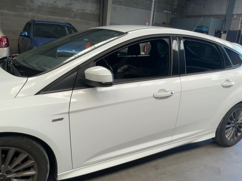Ford Focus 1.0 EcoBoost ST-Line — zdjęcie 4