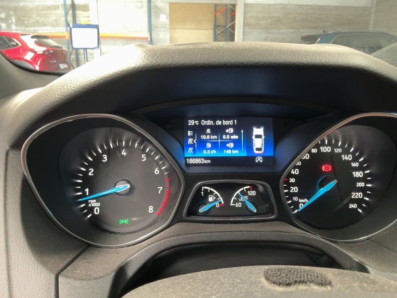 Ford Focus 1.0 EcoBoost ST-Line — zdjęcie 13