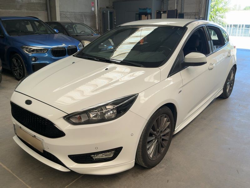 Ford Focus 1.0 EcoBoost ST-Line — zdjęcie 2