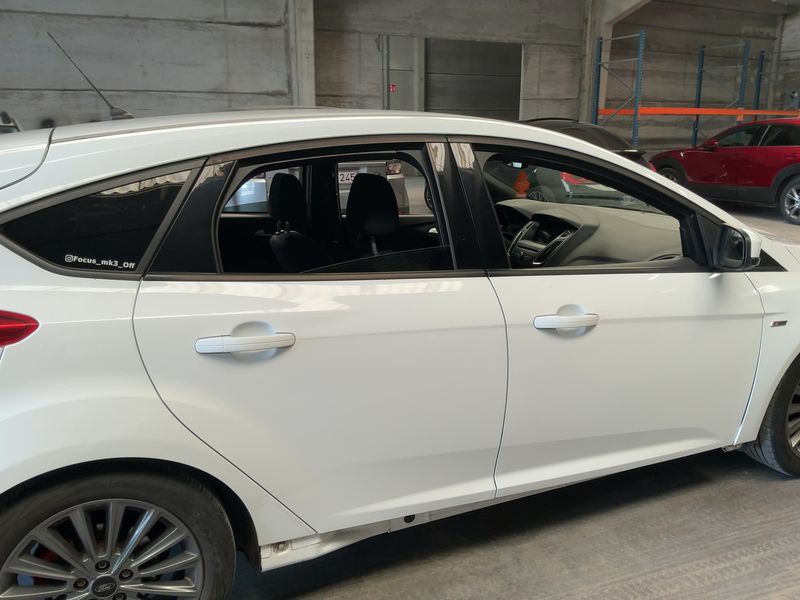 Ford Focus 1.0 EcoBoost ST-Line — zdjęcie 7