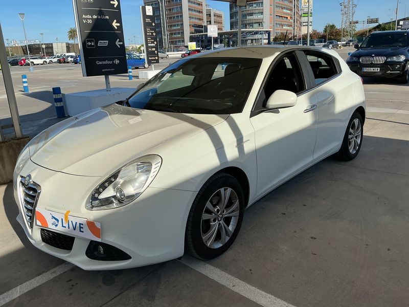 Alfa Romeo Giulietta 1.6 JTDM Distinctive — zdjęcie 1