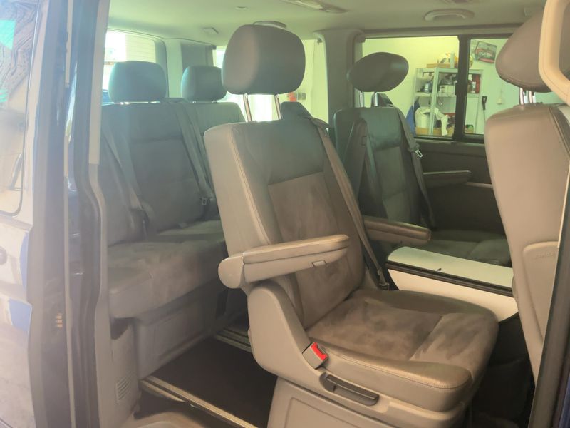 Volkswagen T5 Multivan 2.5 TDI Highline — zdjęcie 14