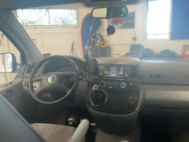 Volkswagen T5 Multivan 2.5 TDI Highline — zdjęcie 12