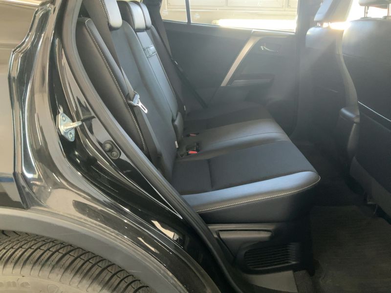 Toyota RAV 4 2.5 Hybrid Style Selection — zdjęcie 14