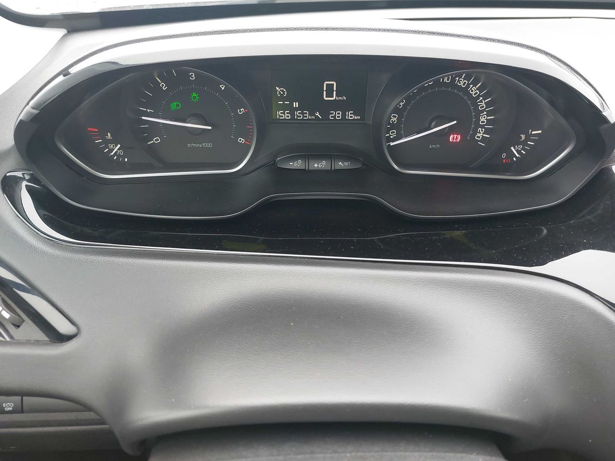 Peugeot 208 2020 — photo 13