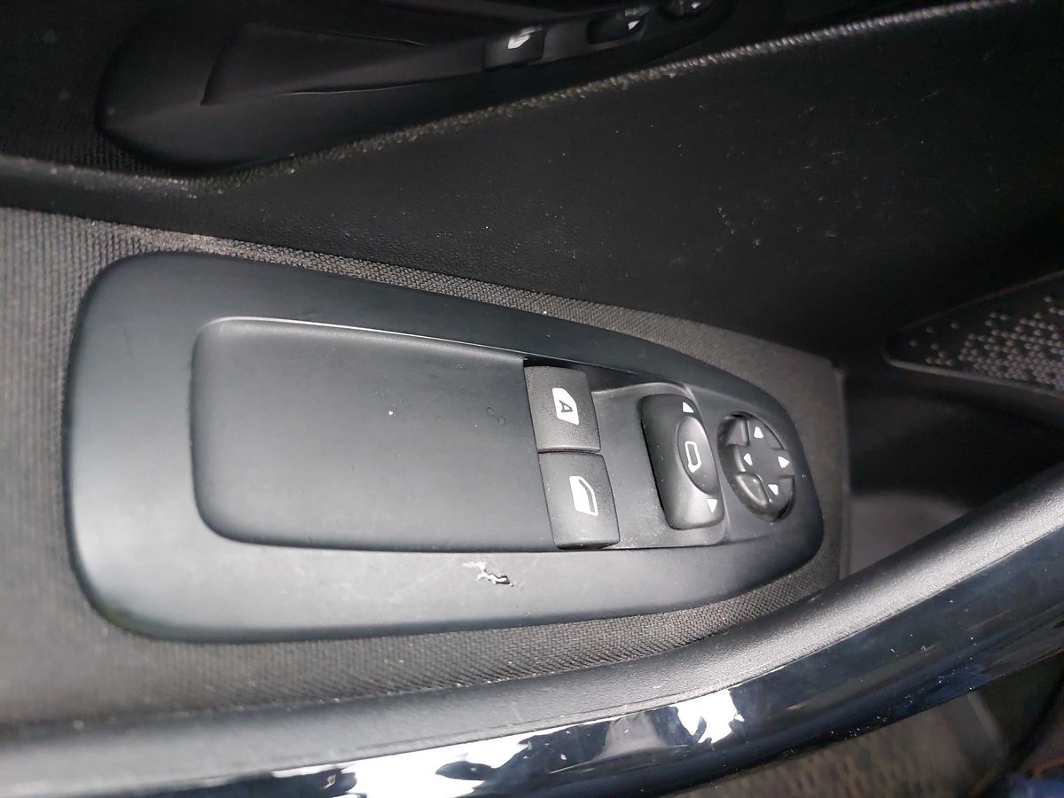 Peugeot 208 2020 — photo 24