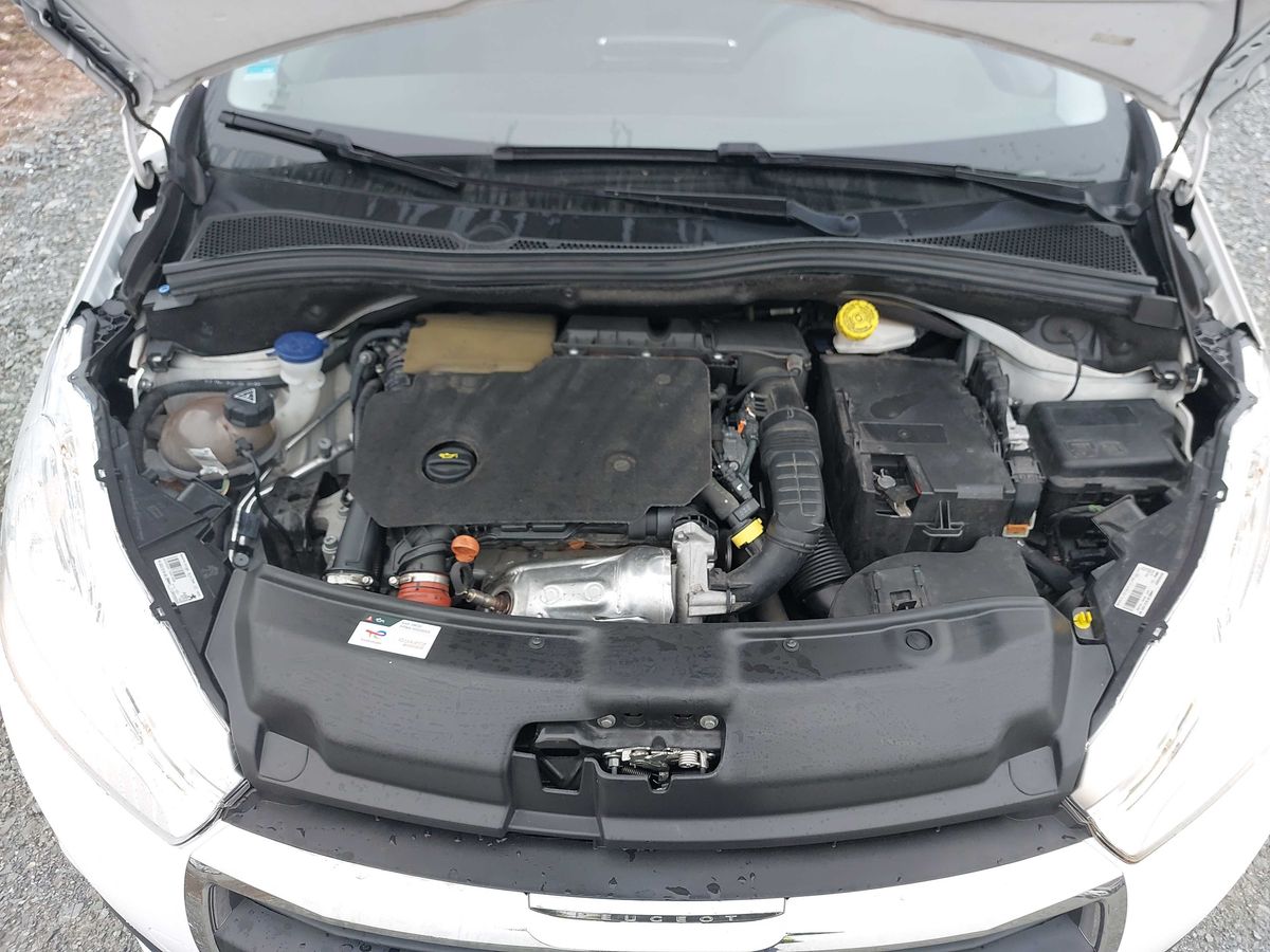 Peugeot 208 2020 — photo 9