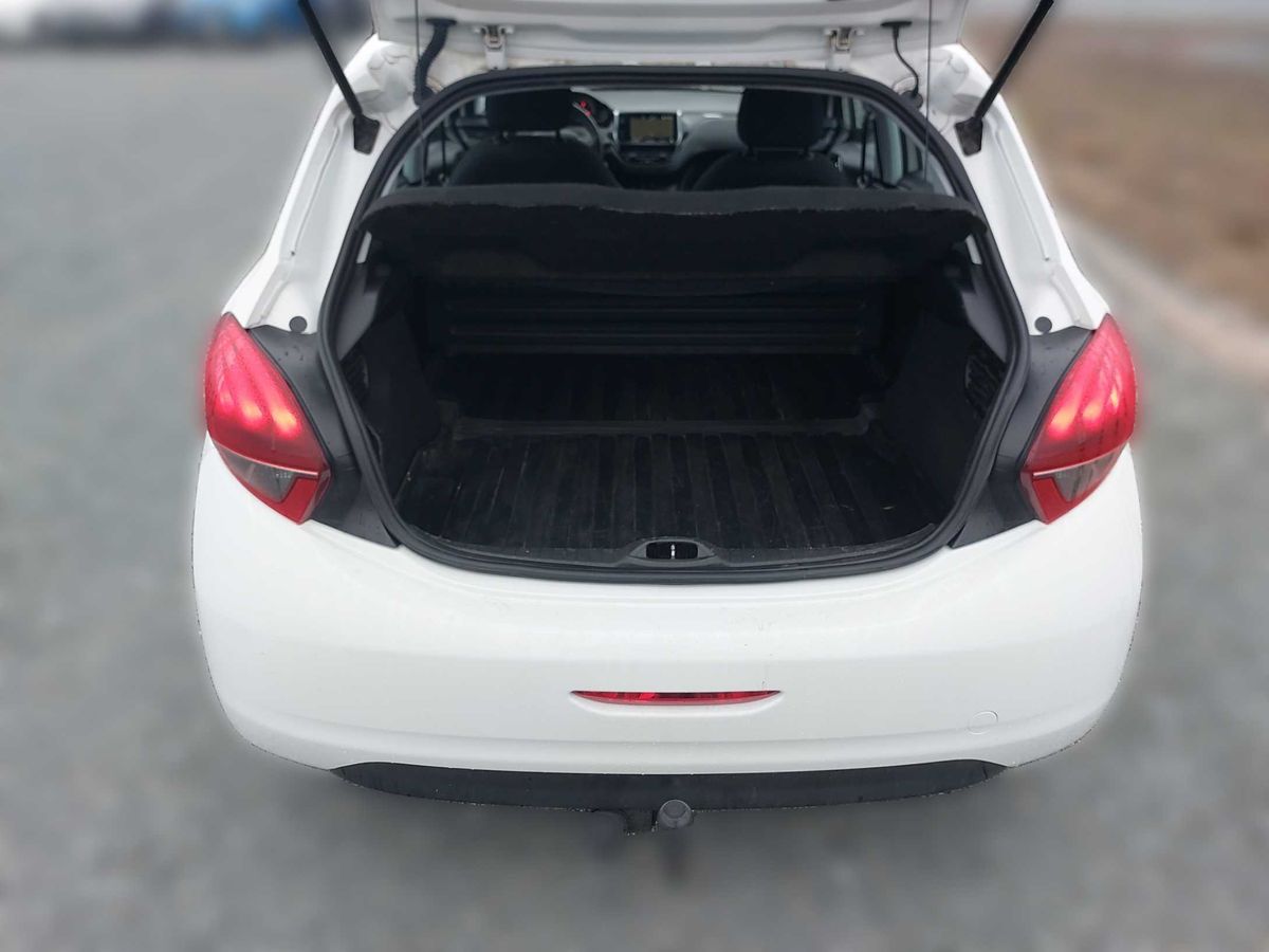 Peugeot 208 2020 — photo 10
