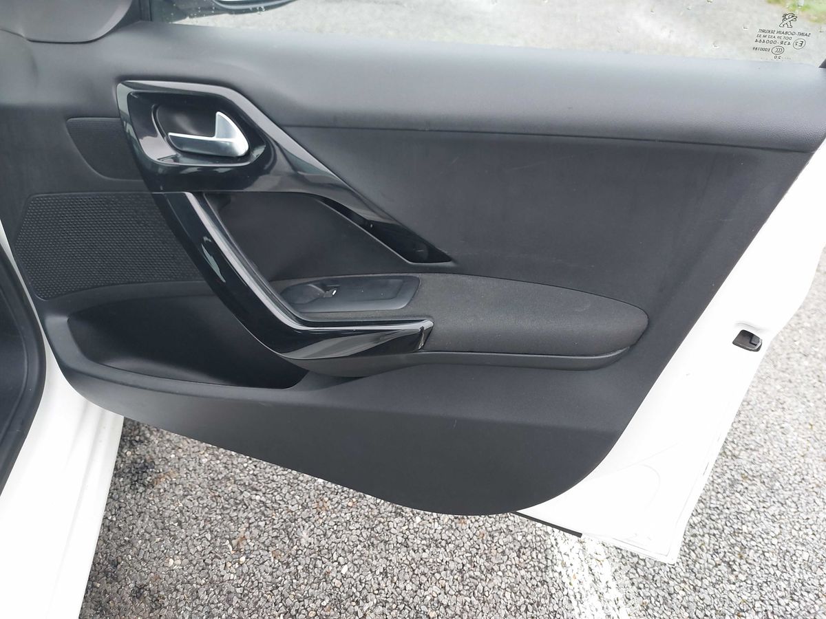 Peugeot 208 2020 — photo 55