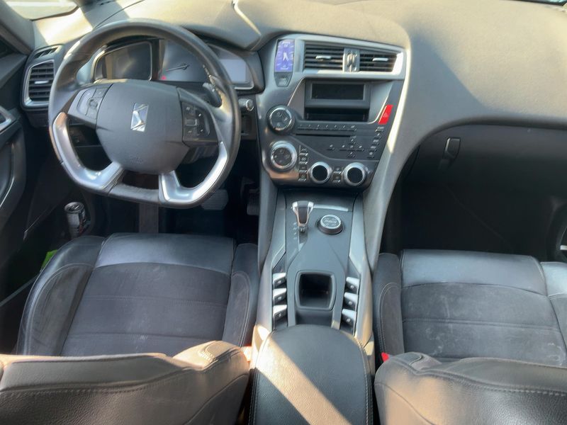 Citroen DS5 2.0 HDi Hybrid4 SoChic — zdjęcie 12