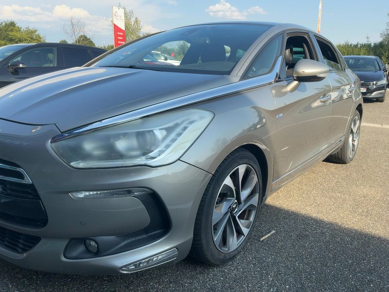 Citroen DS5 2.0 HDi Hybrid4 SoChic — zdjęcie 2