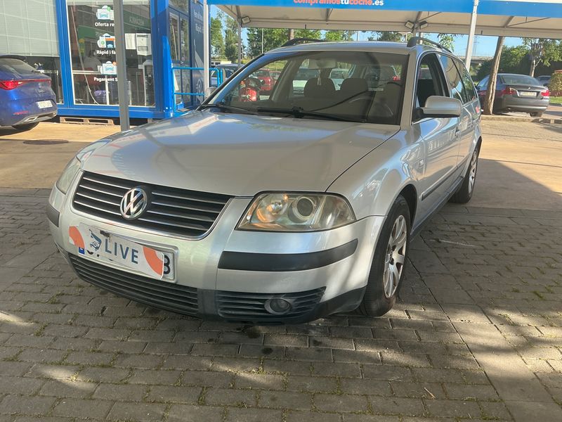 Volkswagen Passat 1.9 TDI Trendline — zdjęcie 1